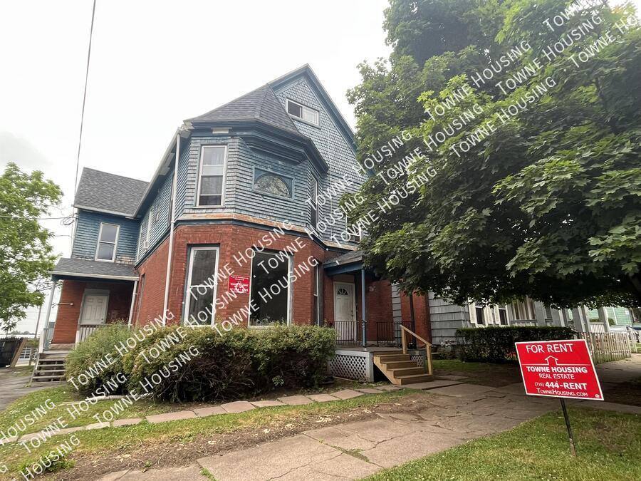 Apartment for rent at 103 Genesee St #X, Lockport, NY 14094