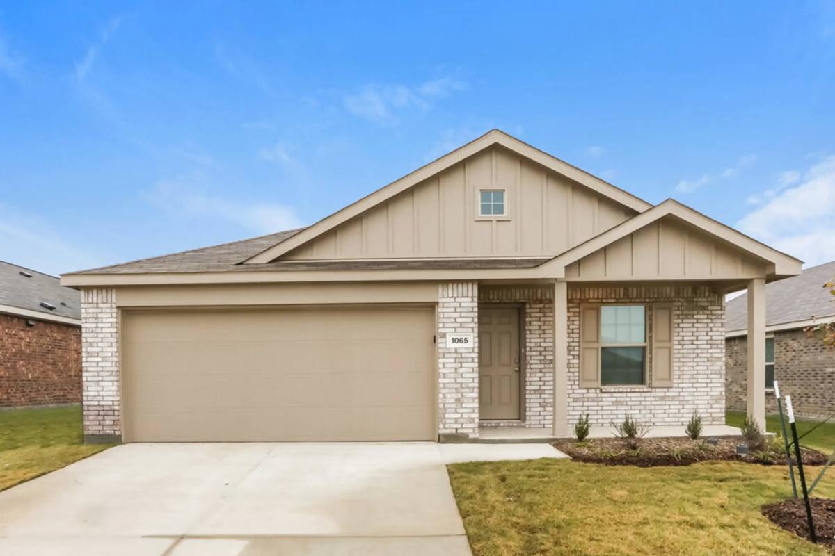 House for rent at 1065 Crestview Dr, Hutchins, TX 75141