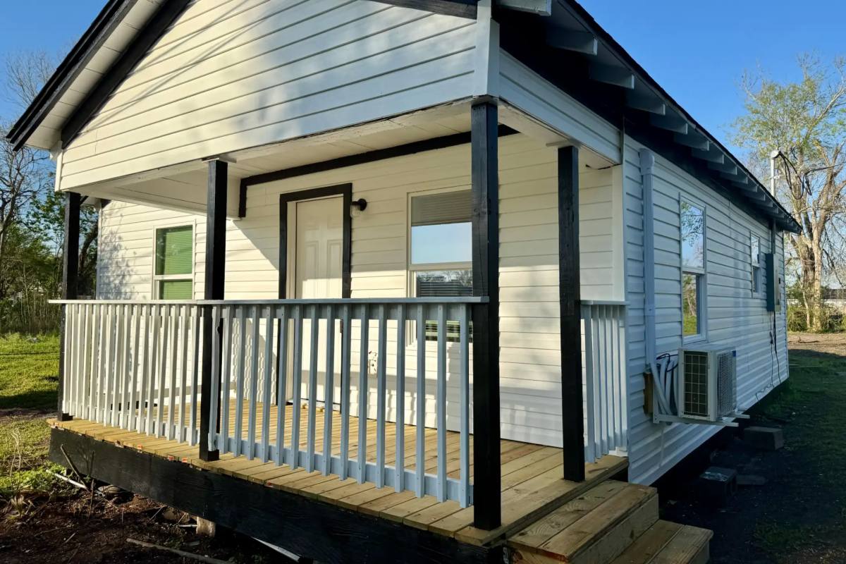 House for rent at 1704 Dalhart St, Dayton, TX 77535