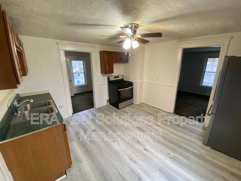 Apartment for rent at 2349 Elyria Ave #3, Lorain, OH 44055