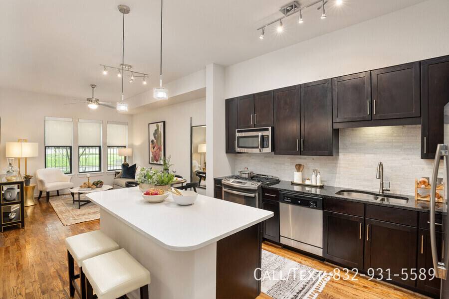 Apartment for rent at 500 Sage Rd #19YT1, Houston, TX 77056