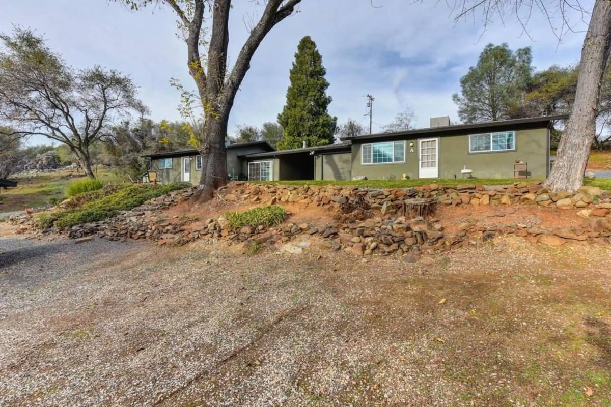 House for rent at 2861 Deer Valley Rd #10ANT A, Rescue, CA 95672