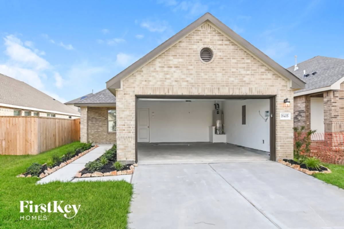 House for rent at 18435 Summit Ranch Dr, Hockley, TX 77447