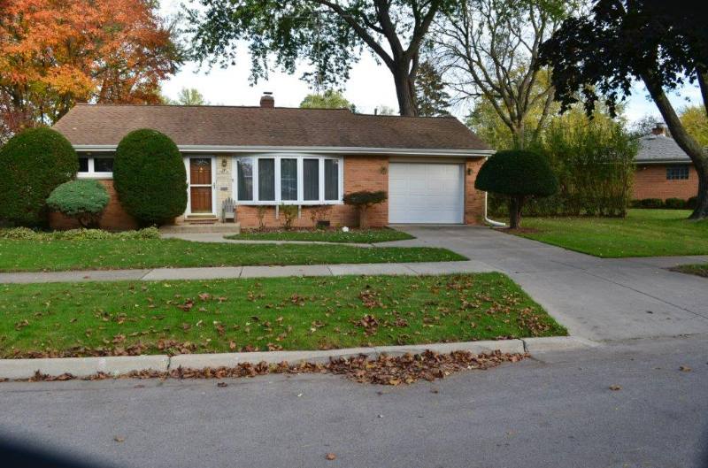 House for rent at 1187 1st St, Elgin, IL 60120