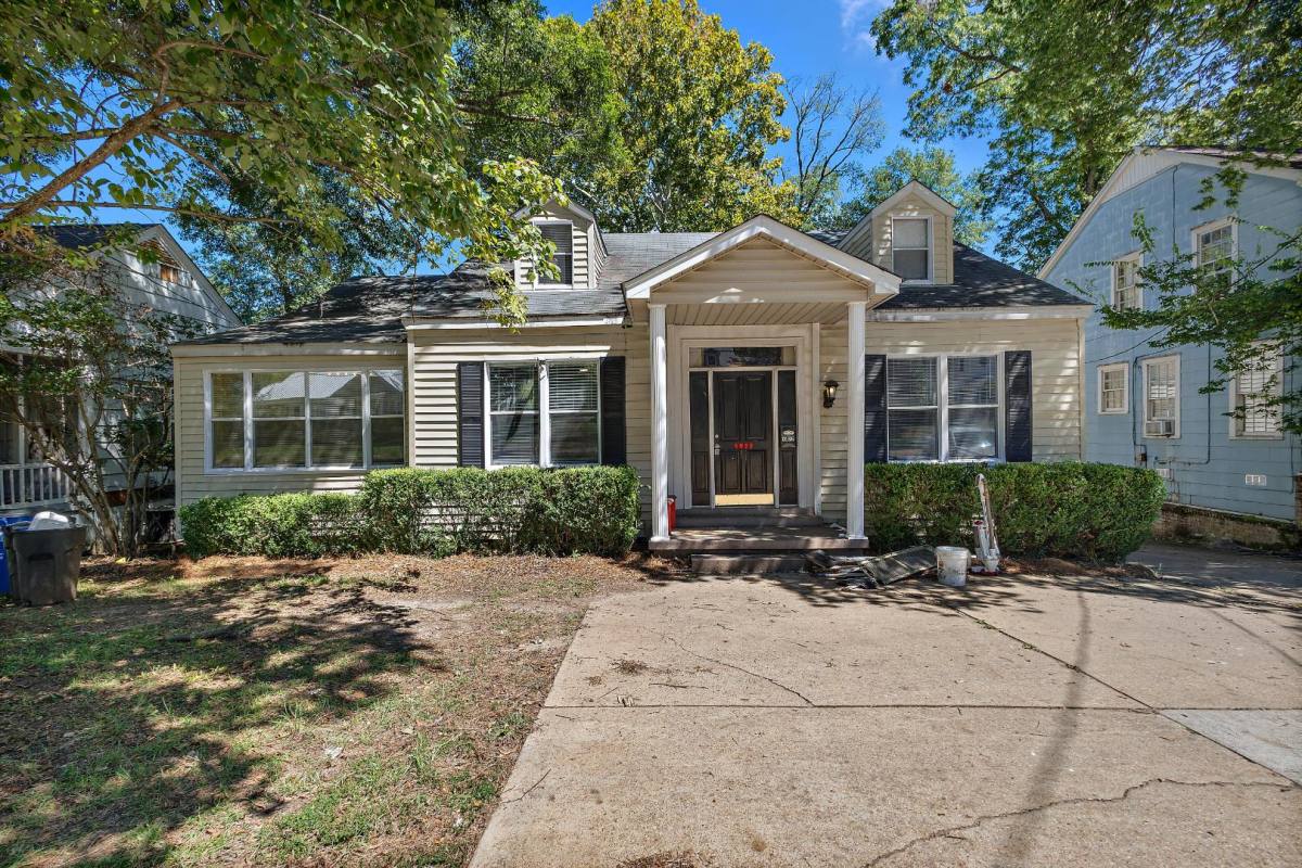 House for rent at 4022 N State St, Jackson, MS 39206