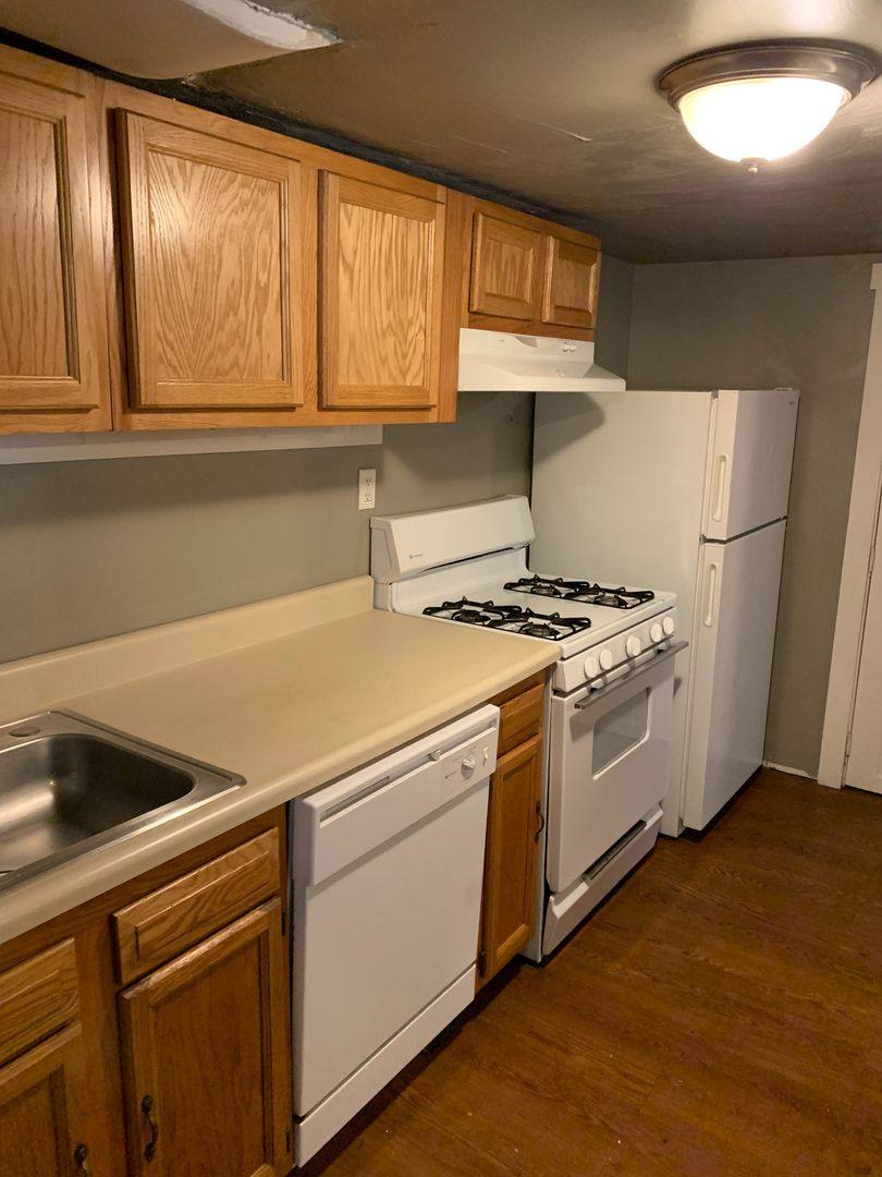 Apartment for rent at 372 S Bouquet St, Pittsburgh, PA 15213