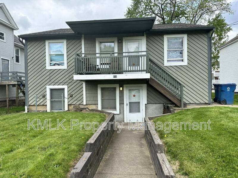 Apartment for rent at 456 Allyn St, Akron, OH 44304
