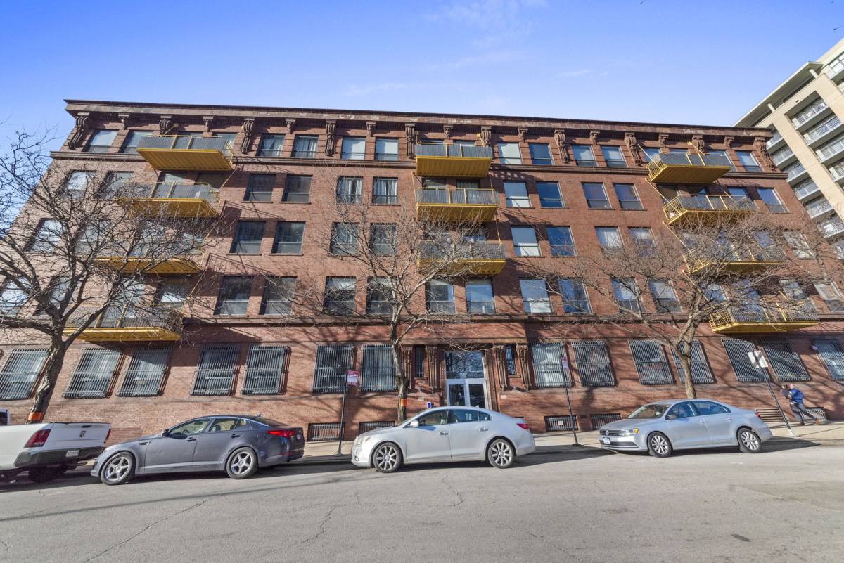 Condo for rent at 120 E Cullerton St #209, Chicago, IL 60616