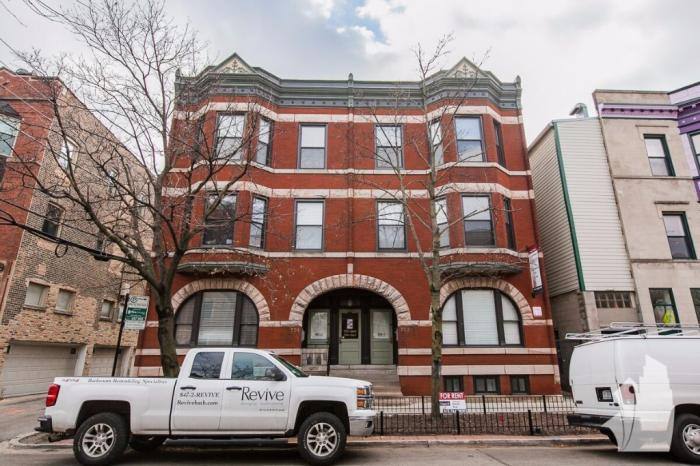 Apartment for rent at 751 W Buckingham #1, Chicago, IL 60657