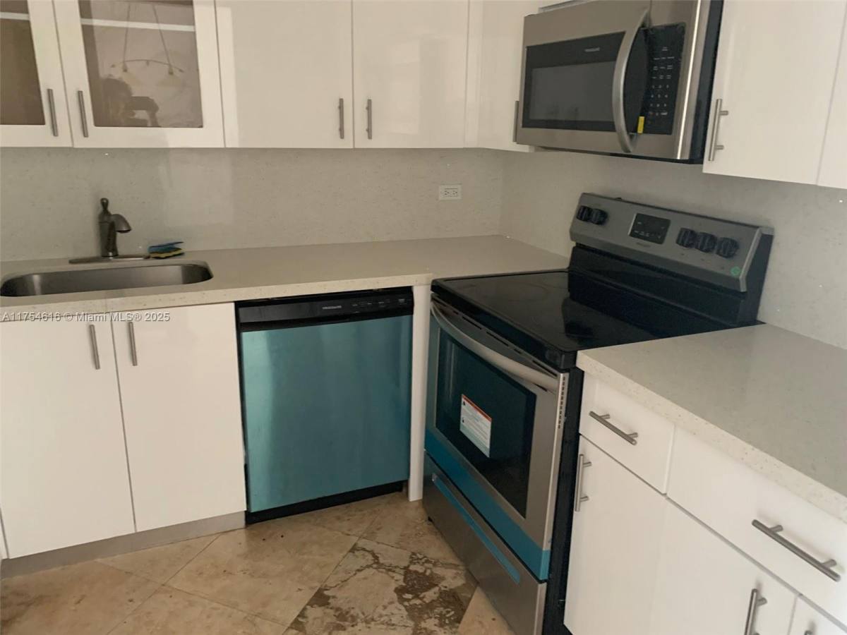 Apartment for rent at 7441 Wayne Ave #8M, Miami Beach, FL 33141