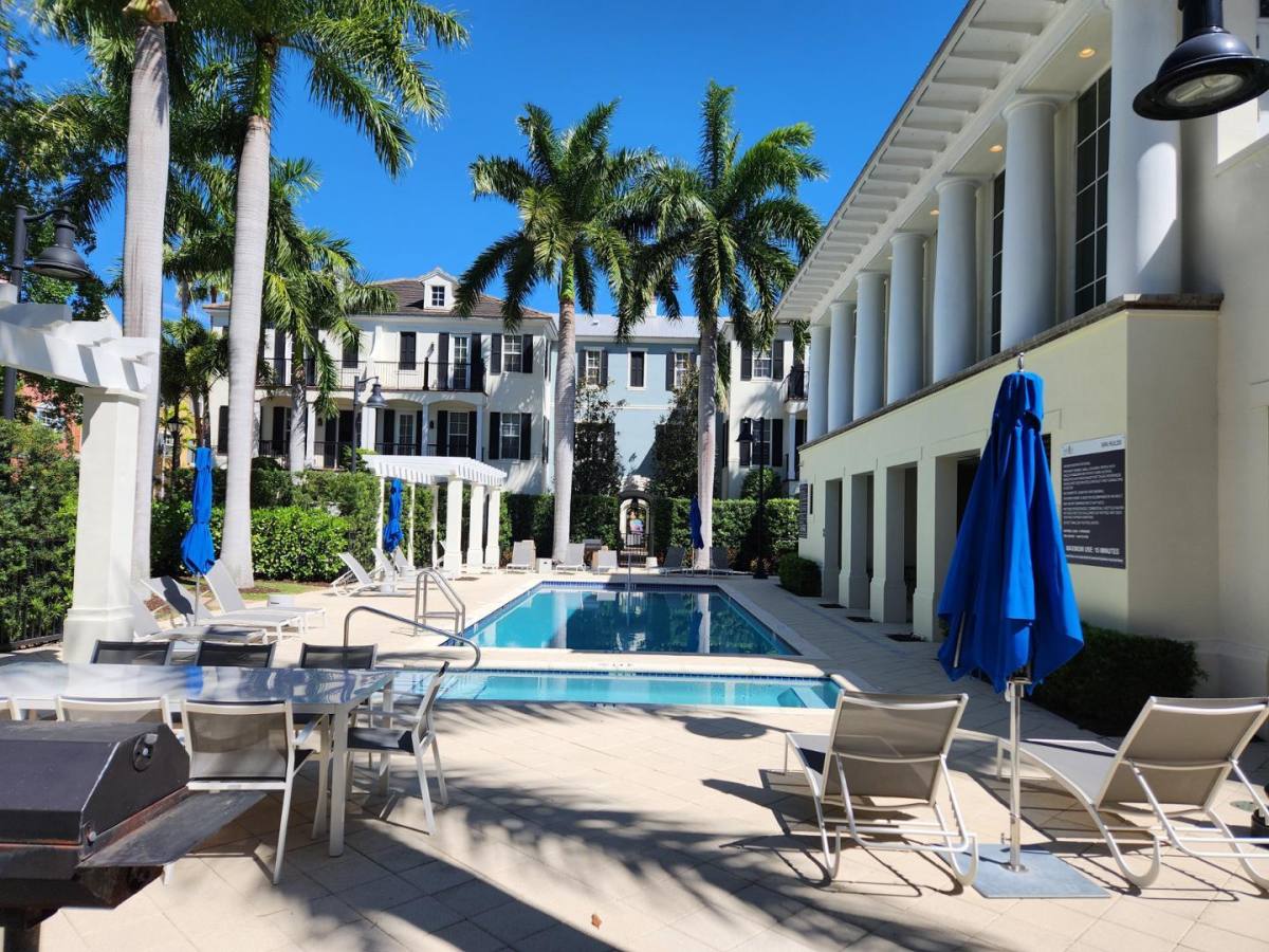 Townhouse for rent at 381 NE 2nd Ave, Delray Beach, FL 33444
