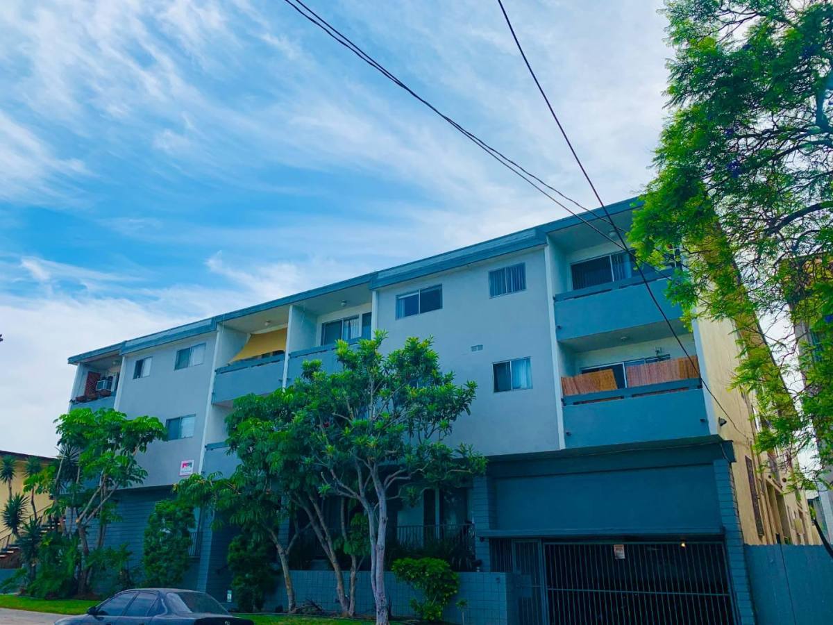 Apartment for rent at 1150 N Normandie Ave #305, Los Angeles, CA 90029