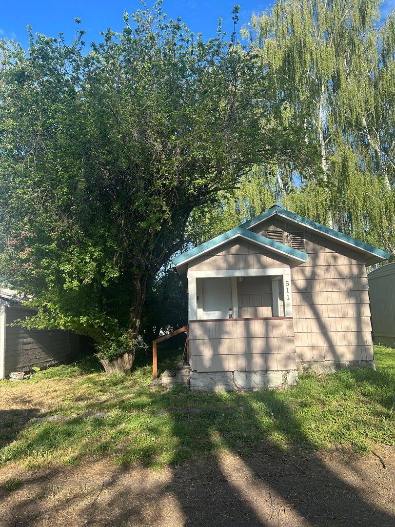 Apartment for rent at 511 S Chatfield St, Goldendale, WA 98620