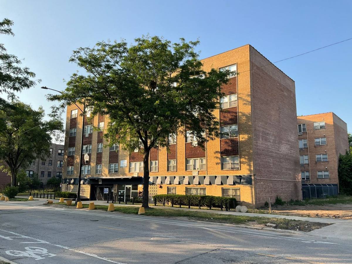 Apartment for rent at 7733 S Shore Dr, Chicago, IL 60649