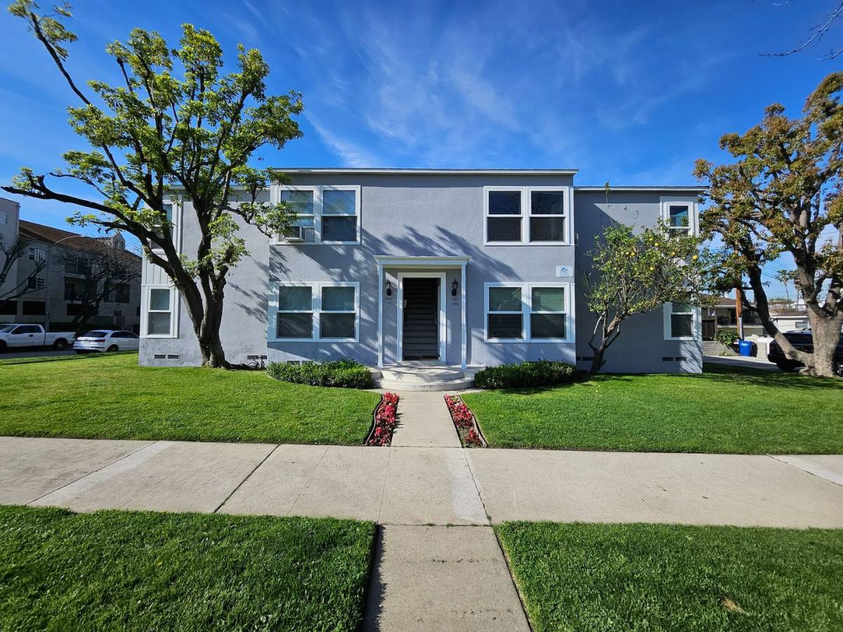Apartment for rent at 1701 N Glenoaks Blvd, Burbank, CA 91504