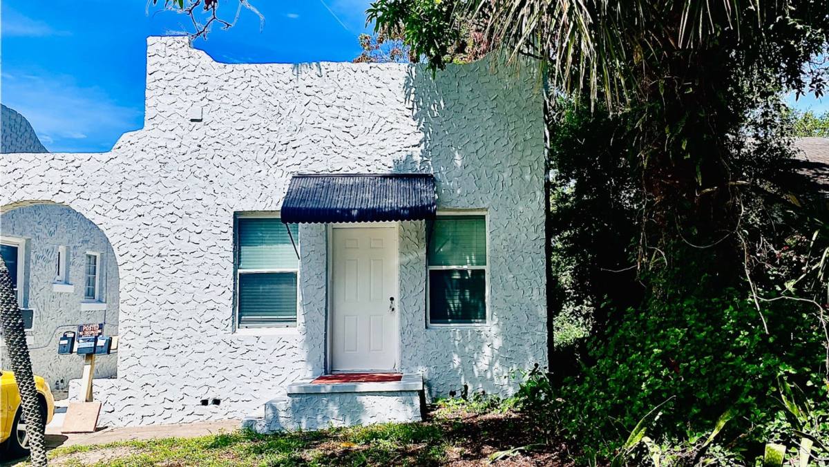 House for rent at 618 25th St W, Bradenton, FL 34205