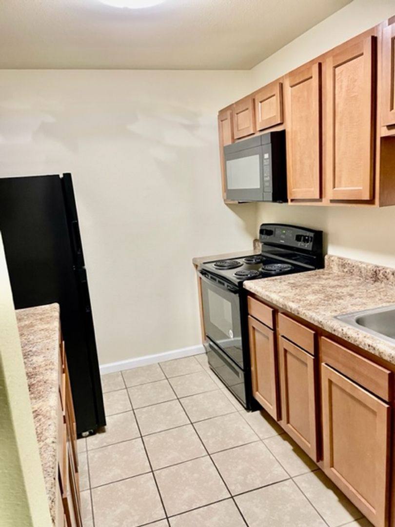 Apartment for rent at 424 S Monroe, Muncie, IN 47305