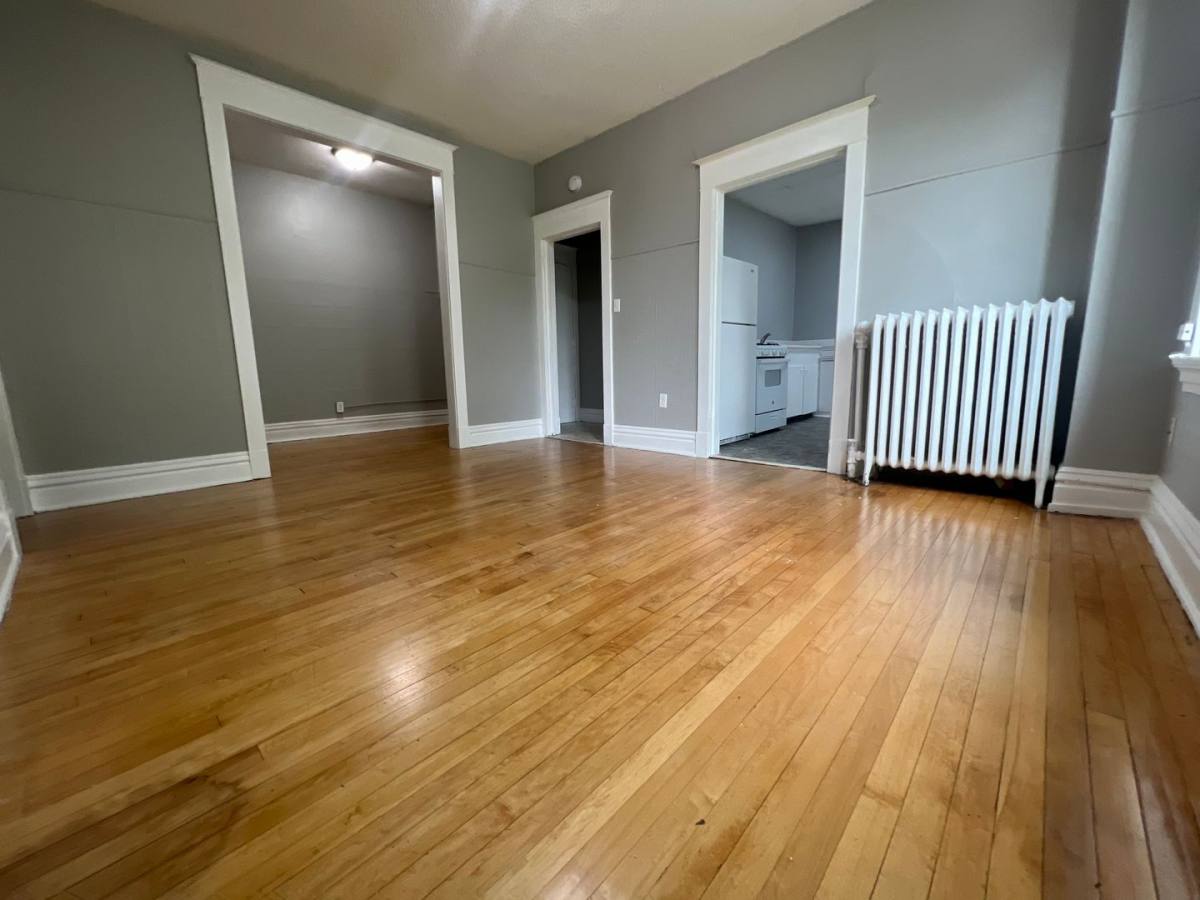 Apartment for rent at 37 Stevens St W, Saint Paul, MN 55107
