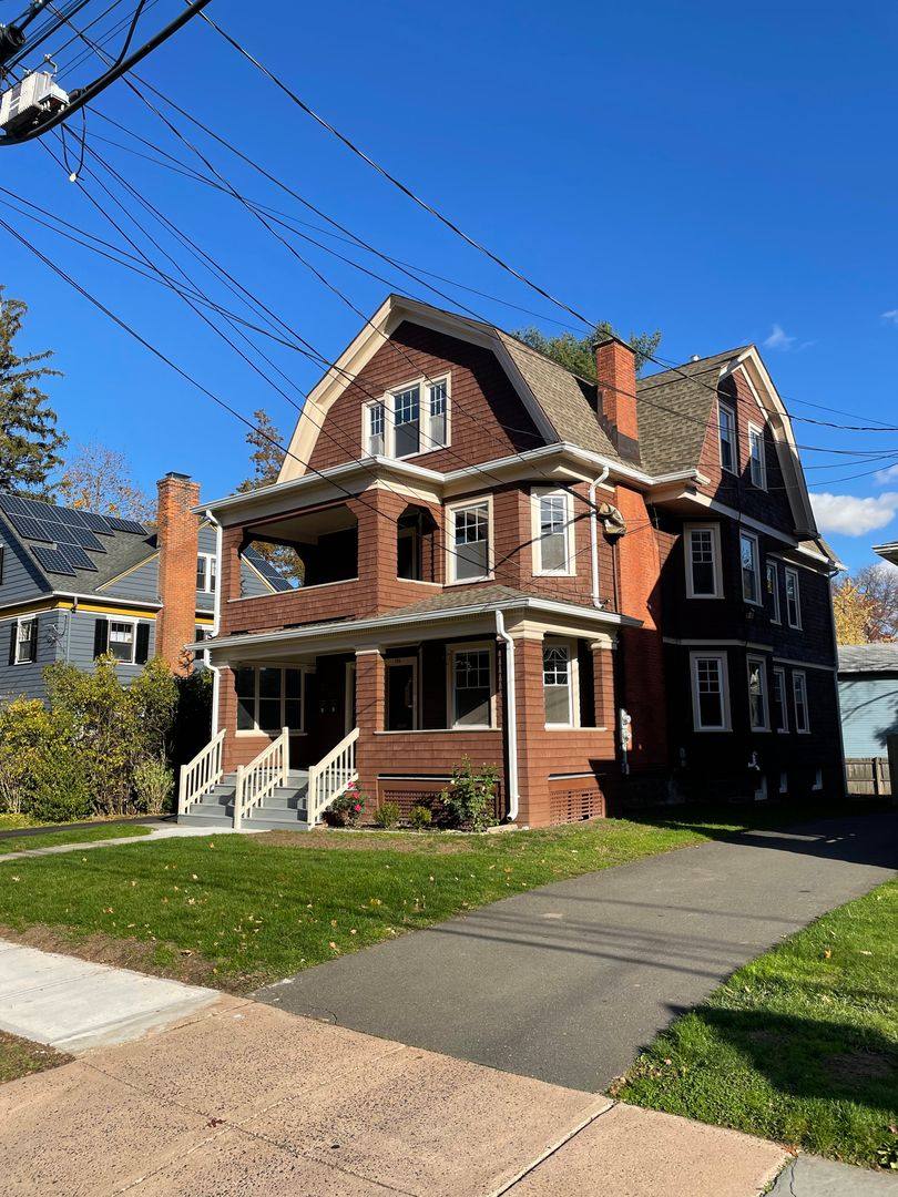 Apartment for rent at 280-282 Oxford St, Hartford, CT 06105