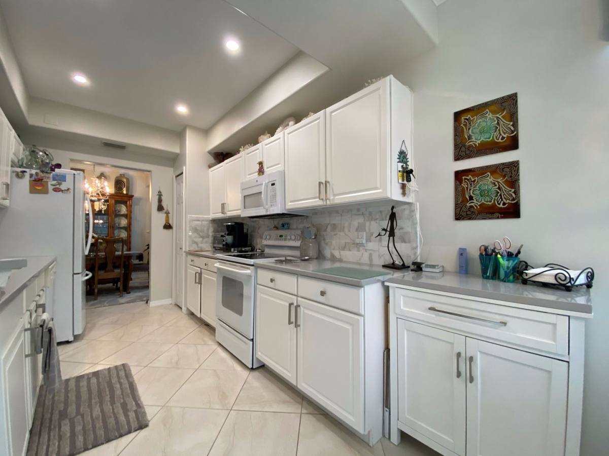 Apartment for rent at 1455 Tiffany Lane, Naples, FL 34105
