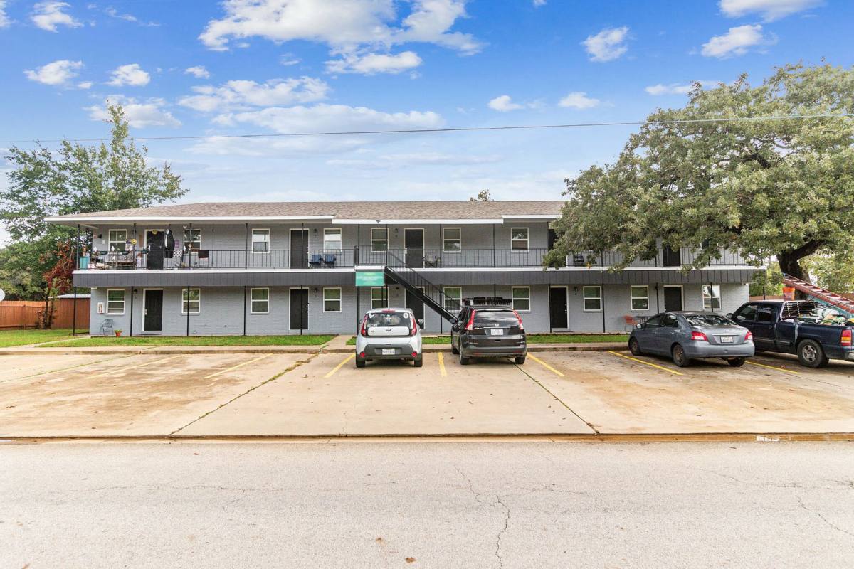 Apartment for rent at 306 Calhoun Dr, Rockdale, TX 76567