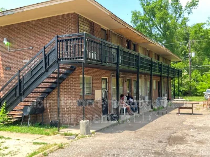 Apartment for rent at 736 Richmond Ave, Memphis, TN 38106