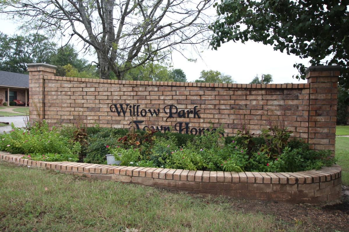 Townhouse for rent at 303 Cooper St, Lindale, TX 75771