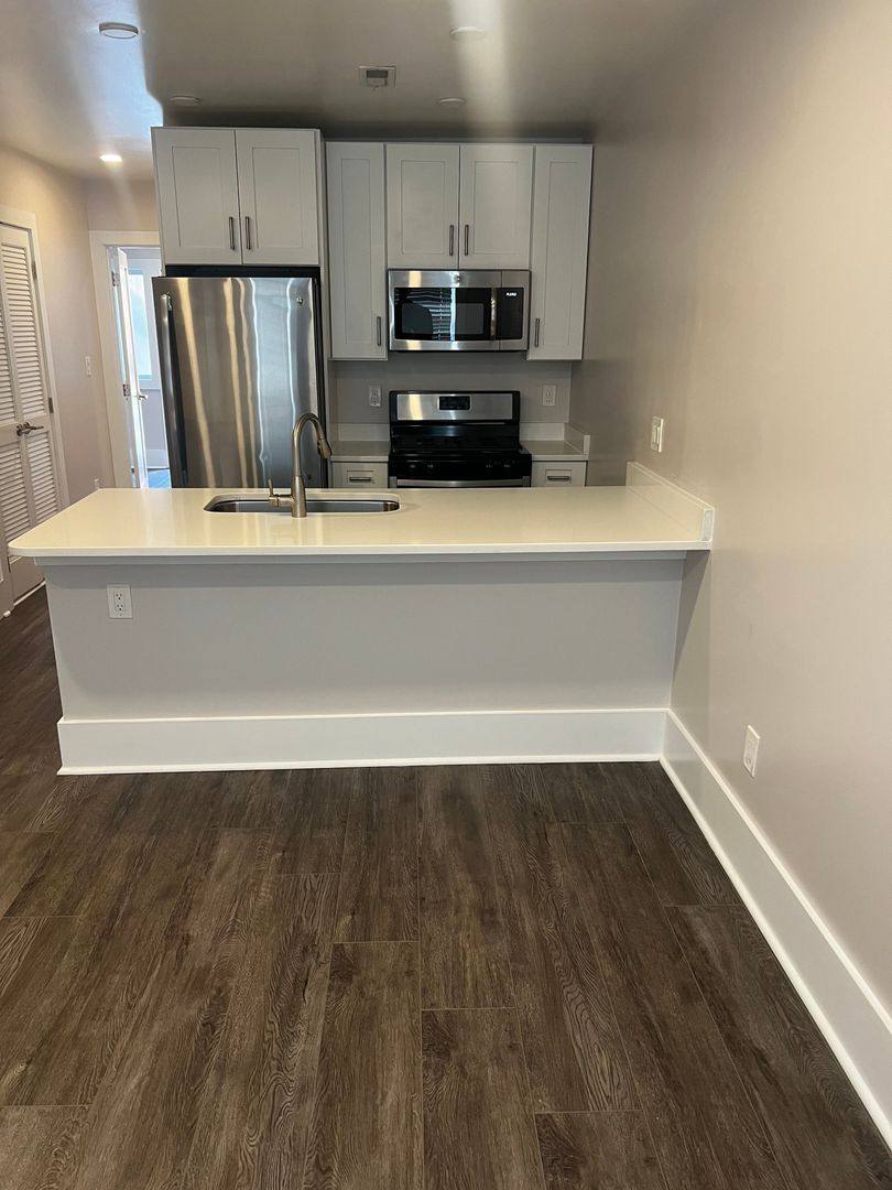 Apartment for rent at 924 19th St NE, Washington, DC 20002