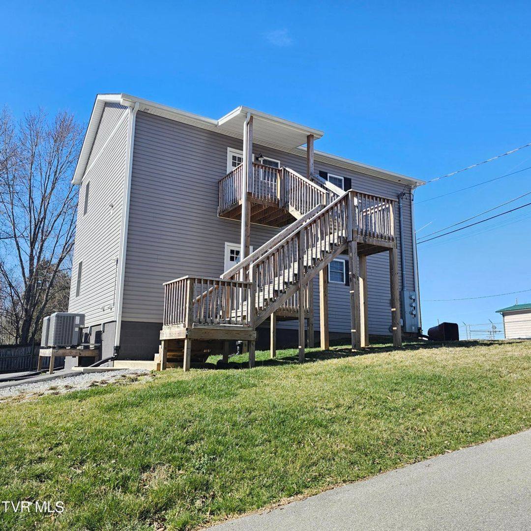 Apartment for rent at 216 McKinley Church Rd, Johnson City, TN 37604