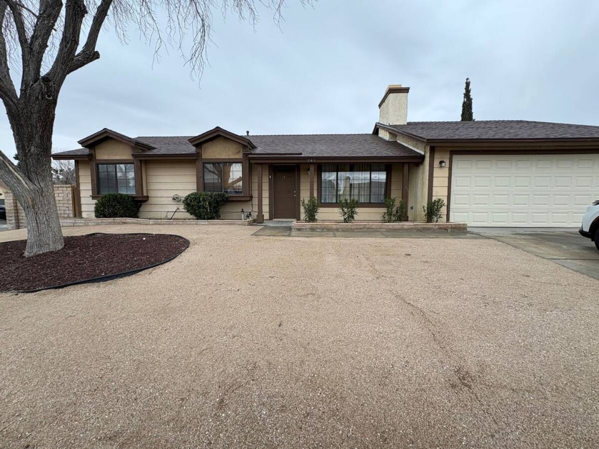 House for rent at 1743 W Ave, Lancaster, CA 93534