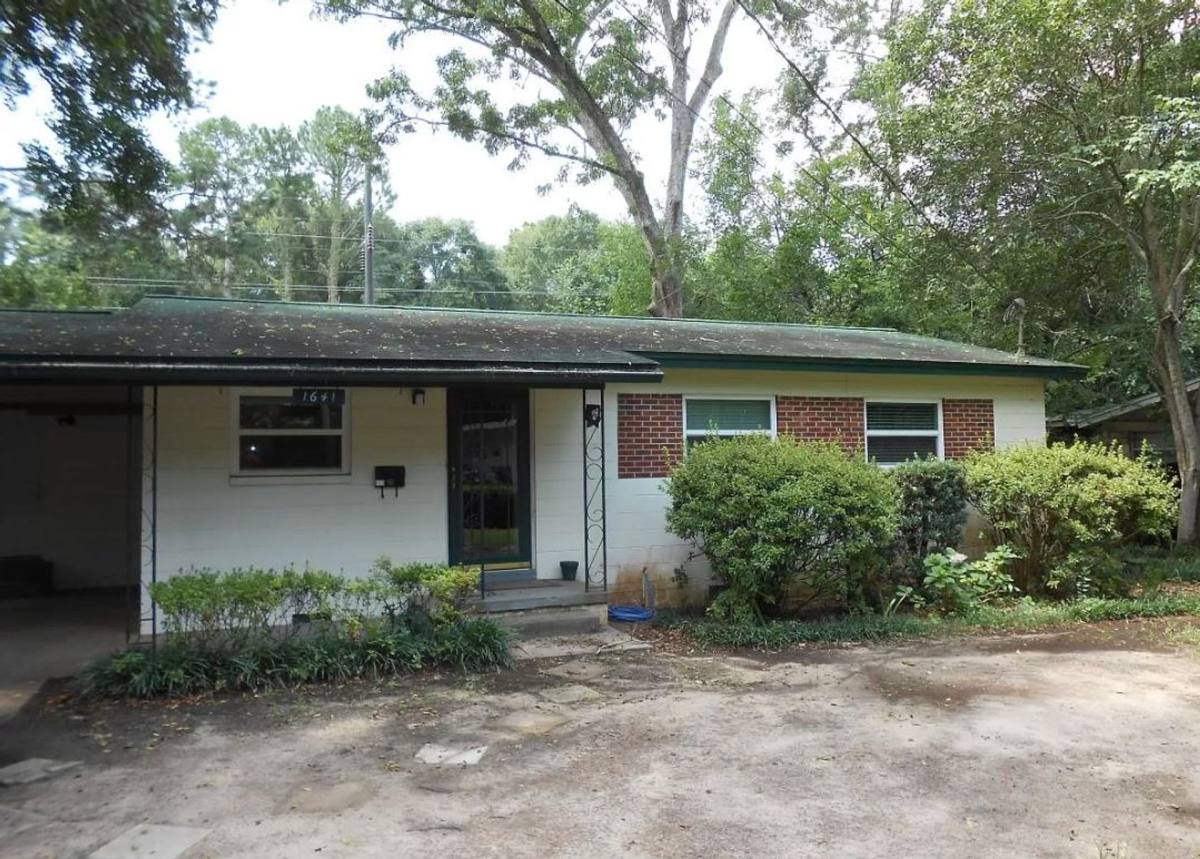 House for rent at 1641 Airport Dr, Tallahassee, FL 32304