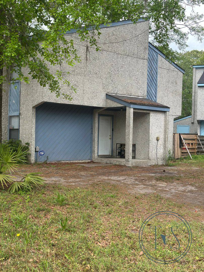 Townhouse for rent at 1069 Kelly Dr, Hinesville, GA 31313