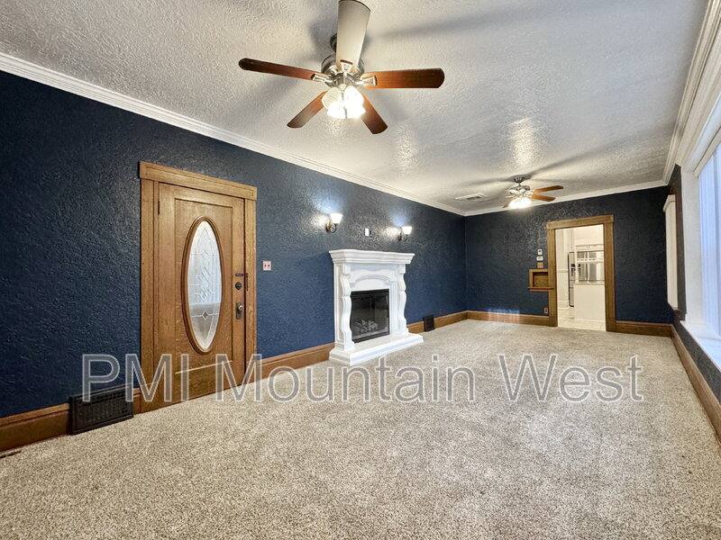 Apartment for rent at 163 S 200 E #1, Farmington, UT 84025