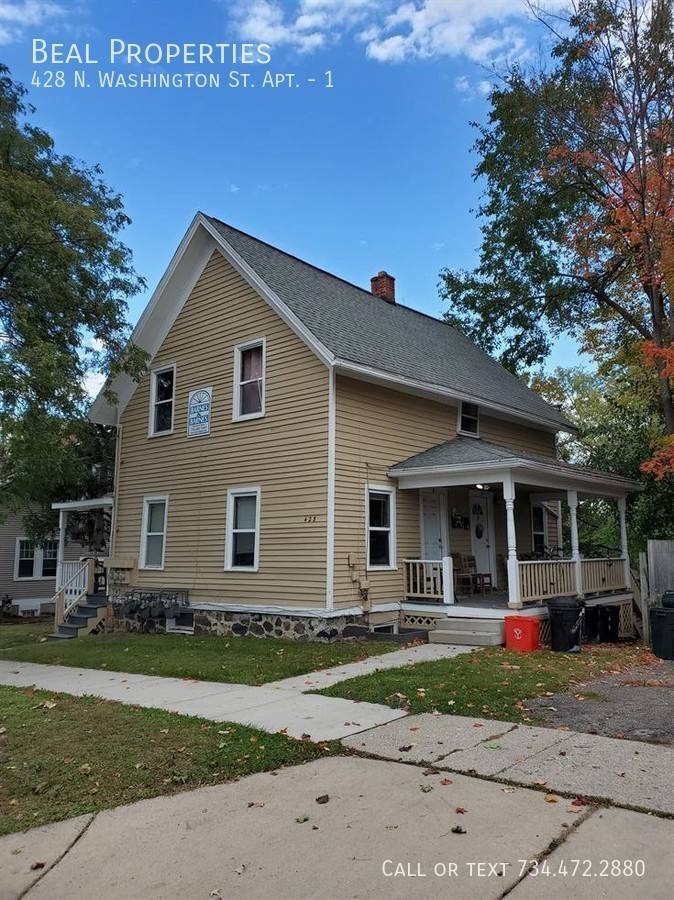 Apartment for rent at 428 N Washington St #1, Ypsilanti, MI 48197