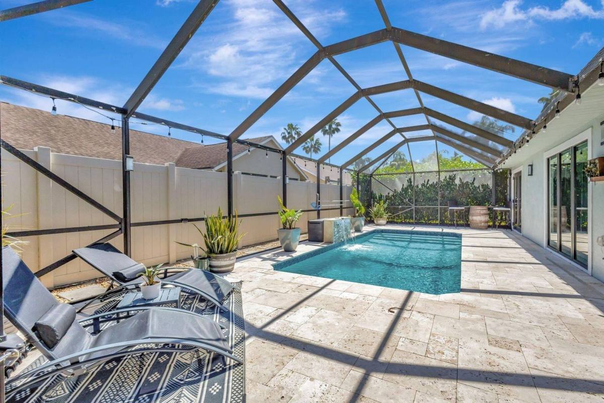 House for rent at 13005 Meadowbreeze Dr, Wellington, FL 33414