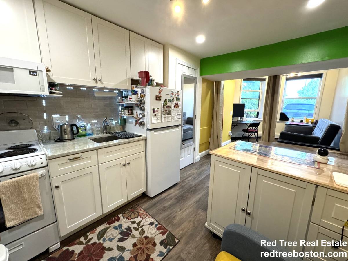 Apartment for rent at 482 Beacon St #2, Boston, MA 02116