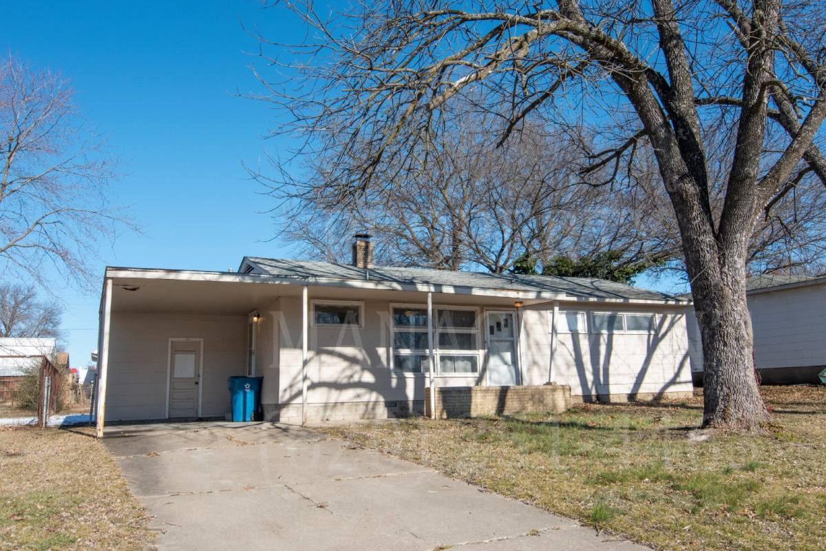 2110 W 5th St, Coffeyville, KS 67337