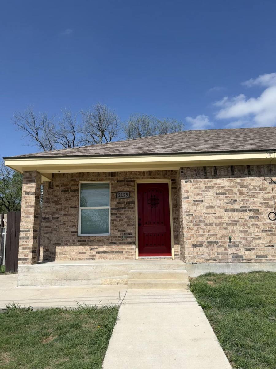 Townhouse for rent at 2125 Burnett Ave #A, Waco, TX 76706
