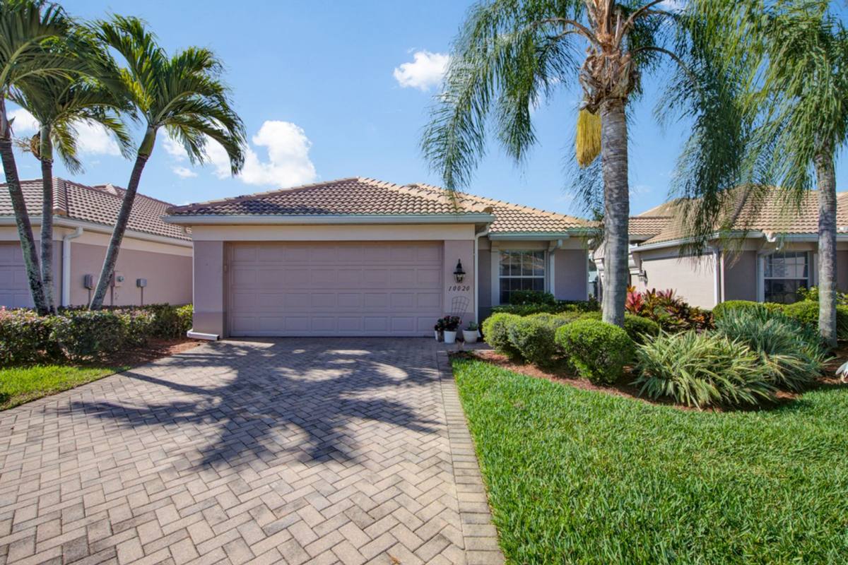 House for rent at 10020 Horse Creek Rd, Fort Myers, FL 33913