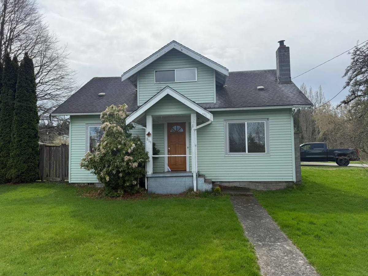 House for rent at 819 Fidalgo Ave, Anacortes, WA 98221