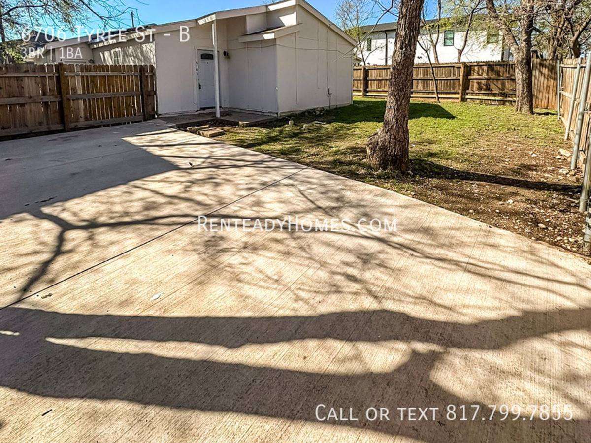 Apartment for rent at 6706 Tyree St, Dallas, TX 75209
