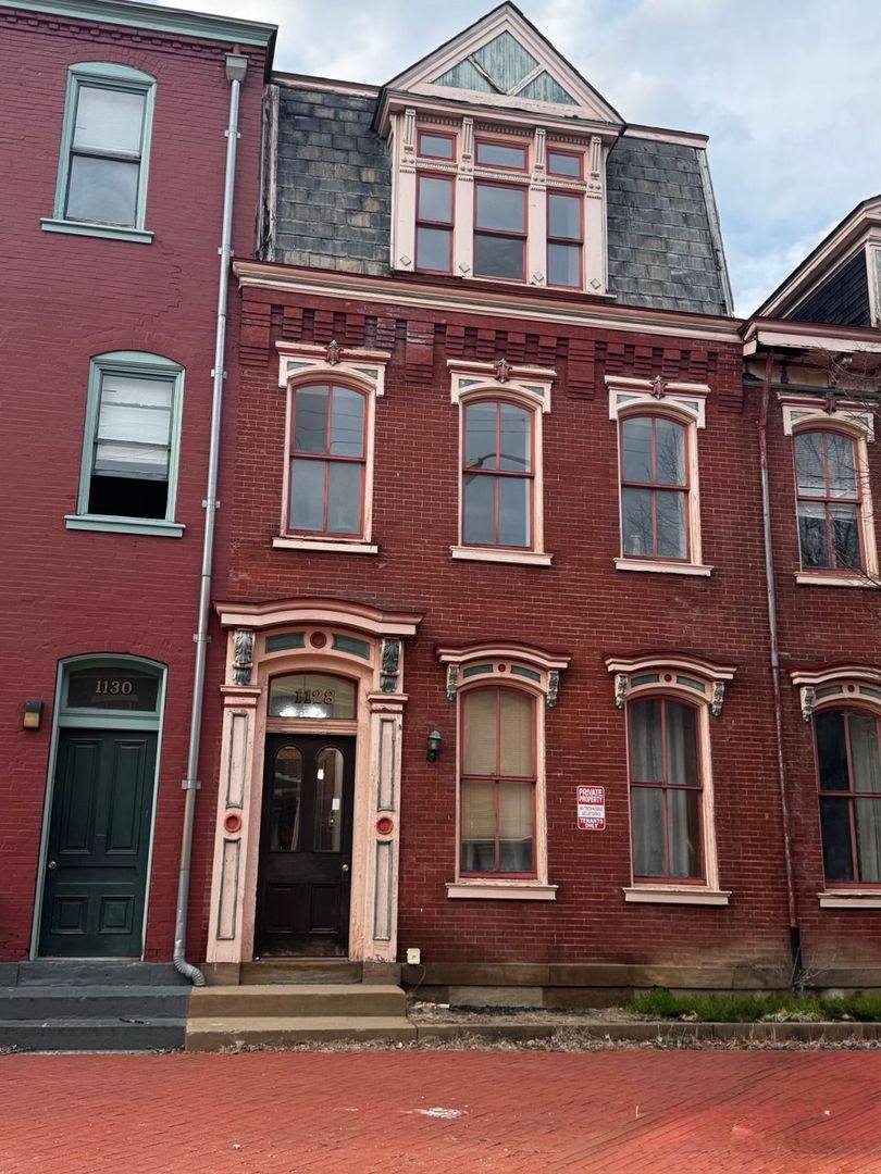 Apartment for rent at 1126 Sheffield St, Pittsburgh, PA 15233