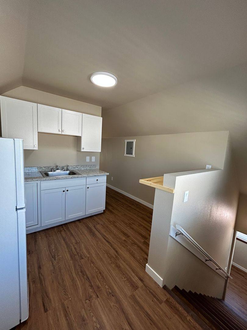 Apartment for rent at 302 Locust St #B, Lodi, CA 95240