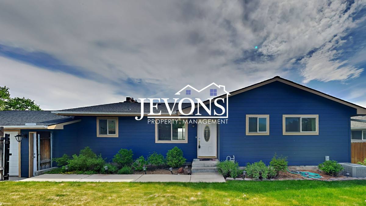 House for rent at 5606 Roza Hill Dr, Yakima, WA 98901