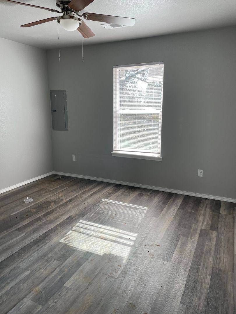 Apartment for rent at 418 N 20th St, Van Buren, AR 72956