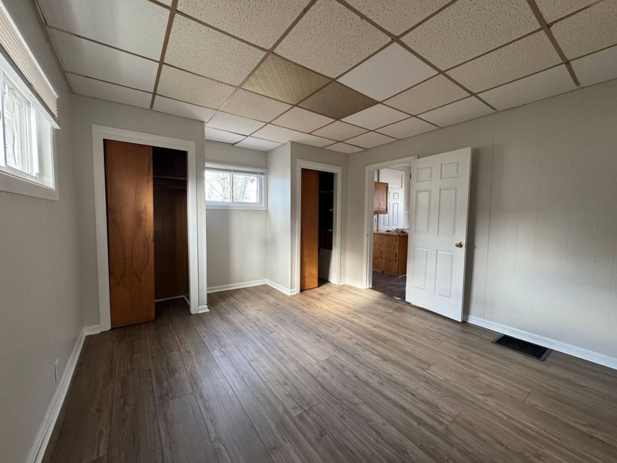 House for rent at 219 W Vine St, Springfield, IL 62704