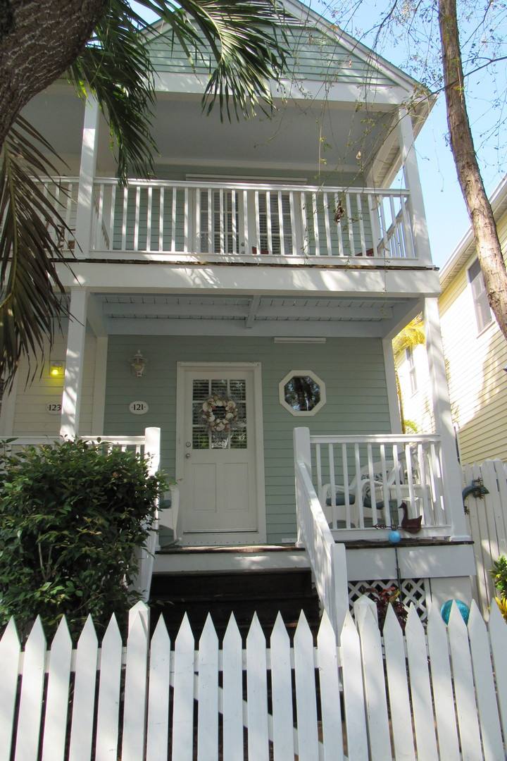 House for rent at 121 Golf Club Dr, Key West, FL 33040