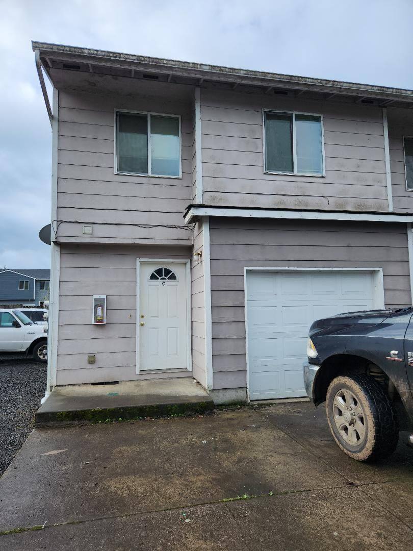 Apartment for rent at 4850 48th Loop, Sweet Home, OR 97386