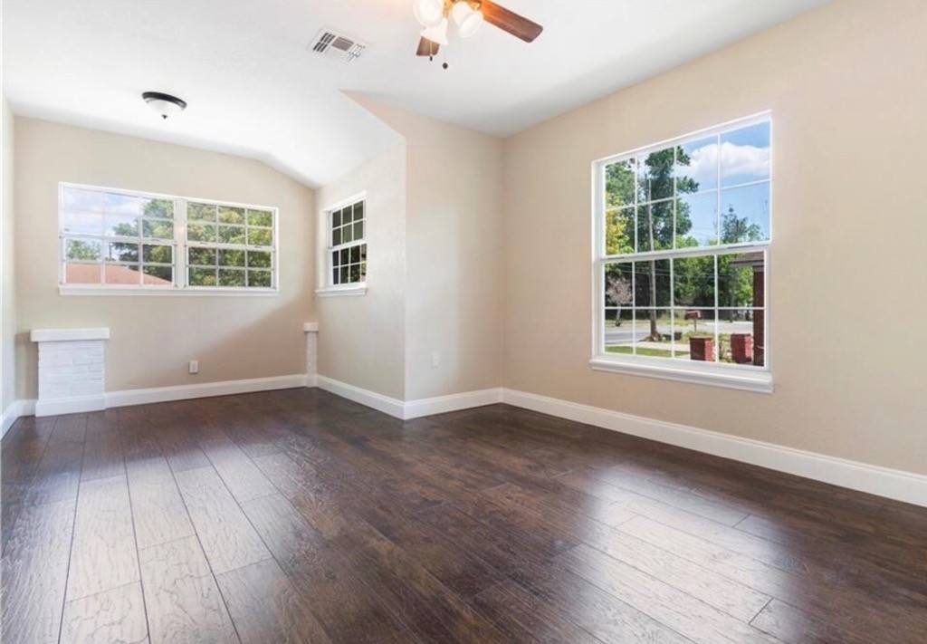House for rent at 1042 W 10th St, Lakeland, FL 33805