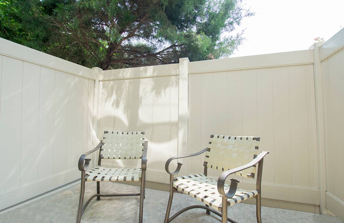 Apartment for rent at 1111 Lake Ave, Metairie, LA 70005